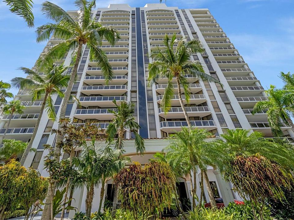 1st image of 3600 Yacht Club Dr Penthouse 2