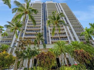 3600 Yacht Club Dr PENTHOUSE 2, Miami, FL 33180