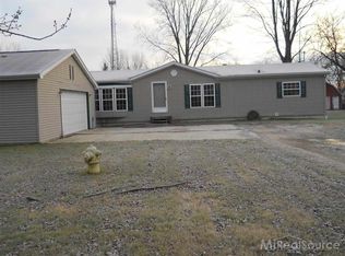 1932 Omar Rd, Smiths Creek, MI 48074