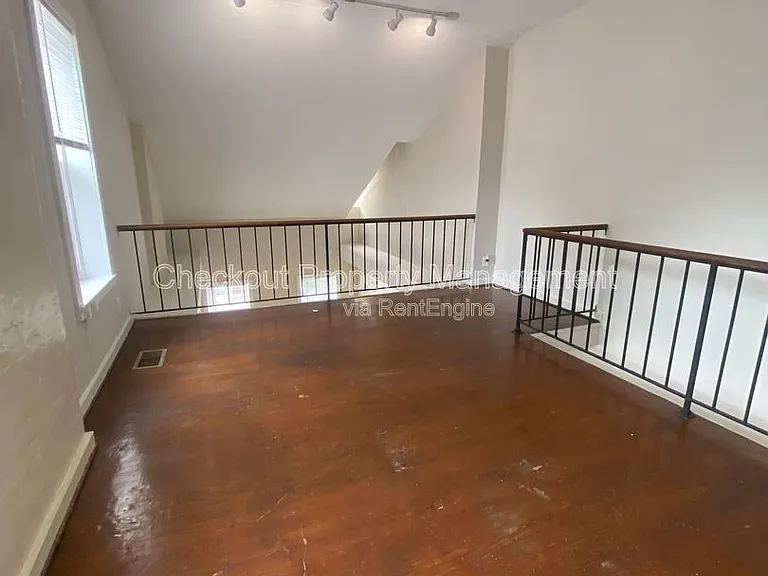 2301 S 11th St — Photo 12