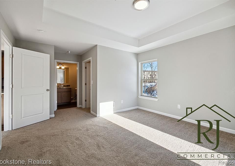 634 Pointe Dr Walled Lake MI Zillow