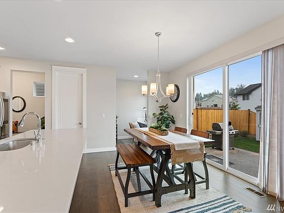 5th image of 8238 37th Pl NE