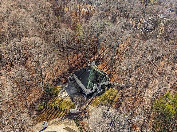 2nd image of 910 Idlewilde Heath Ct