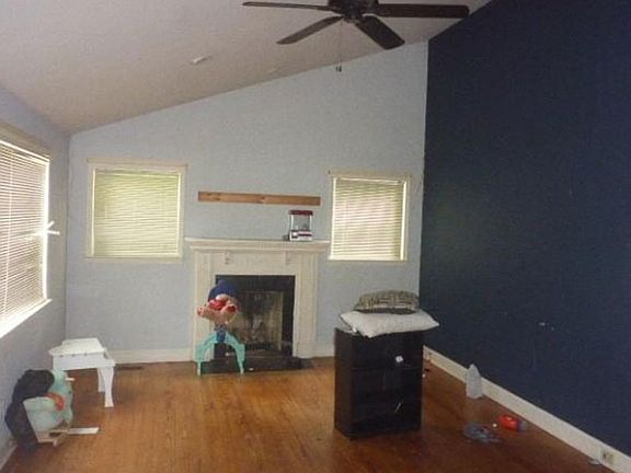 2nd image of 160 Stonewall Cir SW