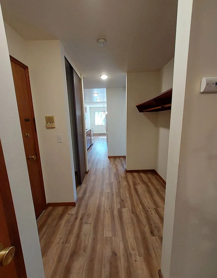 2 bed, 1000 sqft, $2,185 — Photo 4
