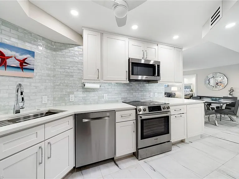 4001 Gulf Shore Blvd N #702 — Photo 13