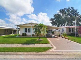 5444 Antigua Dr, Zephyrhills, FL 33541