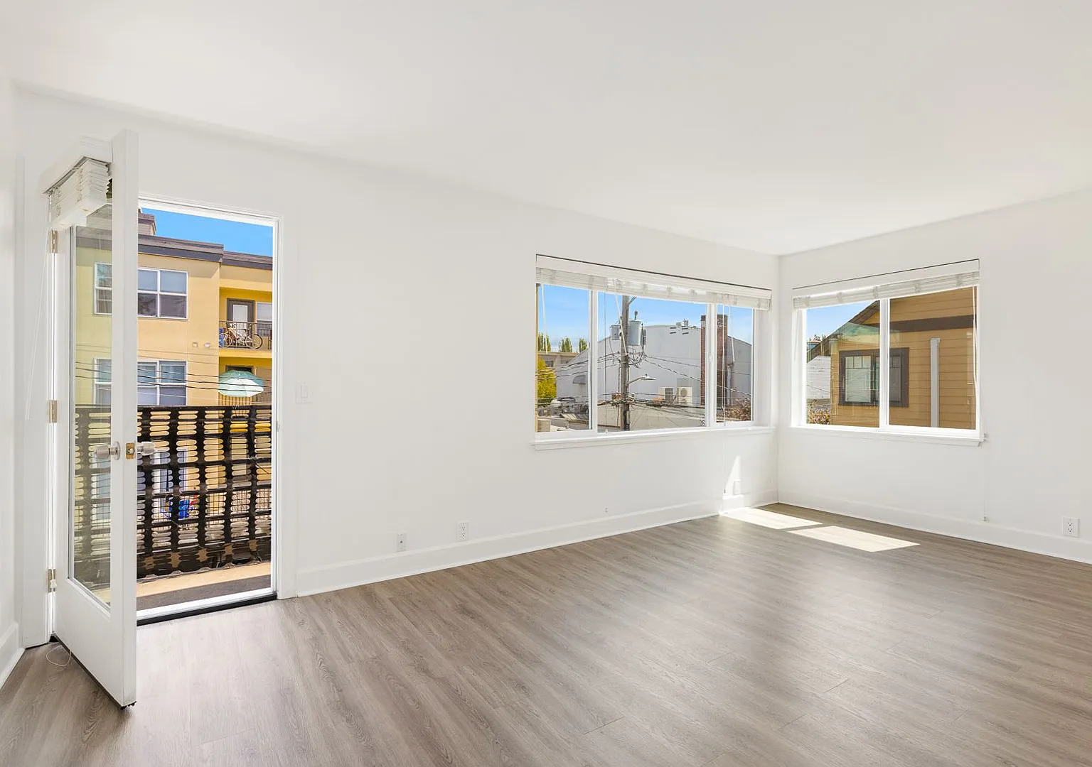 Admiral District 1 Bedroom Condo with Laundry - 1 Reserved Parking Space — Photo 1