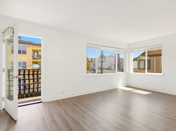 2316 44th Ave SW APT 304, Seattle, WA 98116