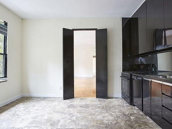 5th image of 157 E 64th St Fl 5