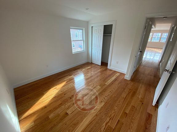 4th image of 2310 Vance St #2