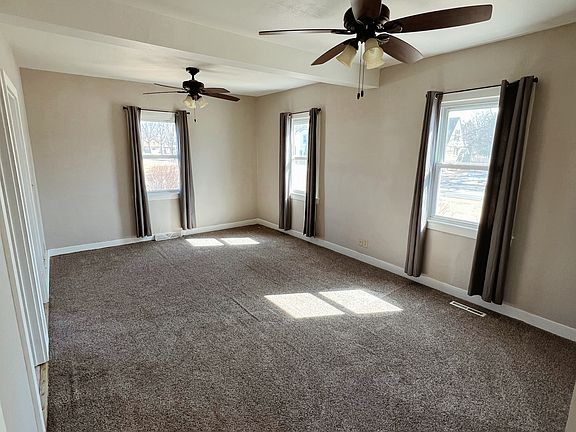 3rd image of 1204 River Dr #1204