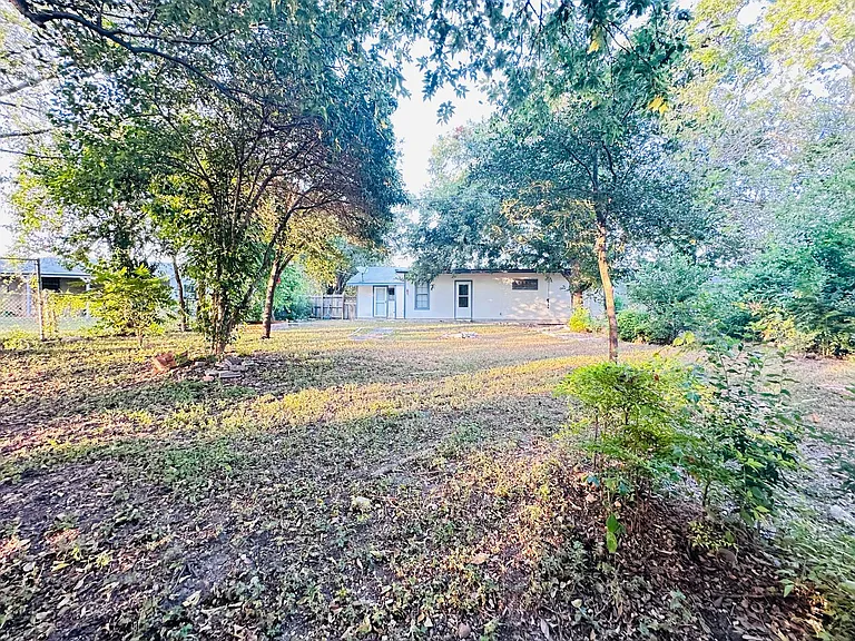 10806 Lazy Oaks Dr — Photo 29