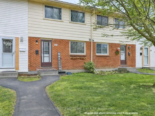 209 Park St N #G, Belleville, ON K8P 2W8