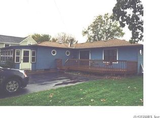1691 Edgemere Dr, Rochester, NY 14612