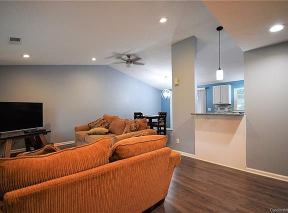2nd image of 6006 Morninglow Ct