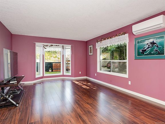 3rd image of 5183 Sooke Rd