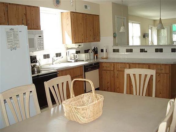 4th image of 5517 Roberts Ave S #1