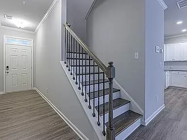 726 Woodstock Grove Dr — Photo 3