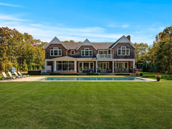 41 Arbutus Rd, Quogue, NY 11959