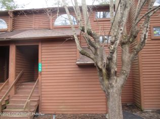 159 Stream Ct, Bushkill, PA 18324