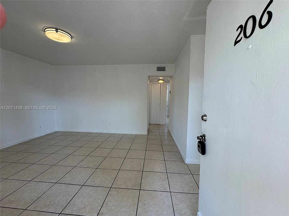 1st image of 4732 SW 33rd Ave APT 206