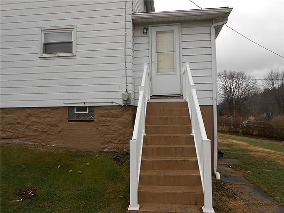 5th image of 114 Grant St