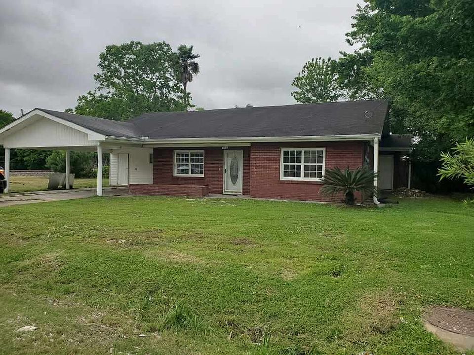 1st image of 104 2nd Ave