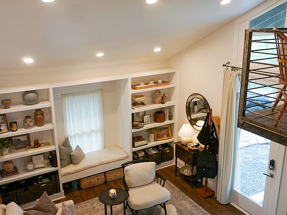 5th image of 2709 Parker Ln #A