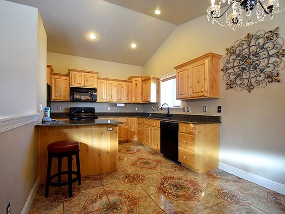 4th image of 3946 E Deerriver Dr