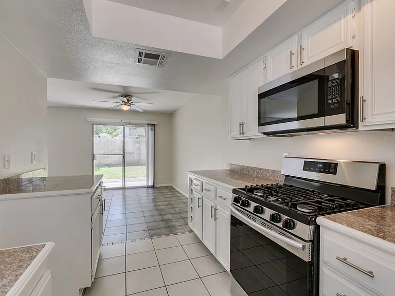784 Anne Ln — Photo 30