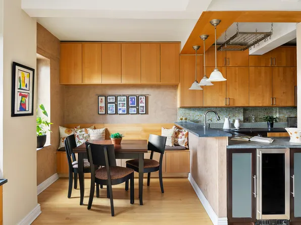 2166 Broadway image 2 of 9