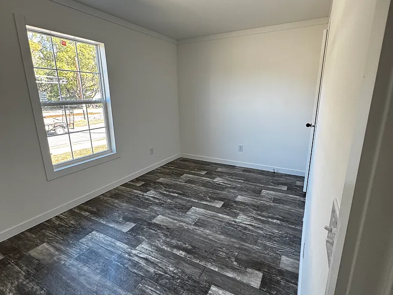 379 NE Chestnut Ave — Photo 2