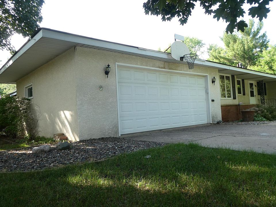 1st image of 901 Eastwood Ln