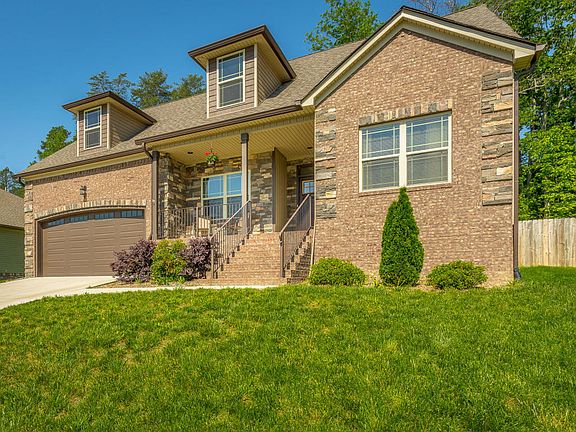 4th image of 724 Soaring Eagle Cir