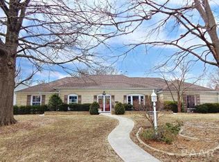 5943 N Roxbury Ln, Peoria, IL 61614