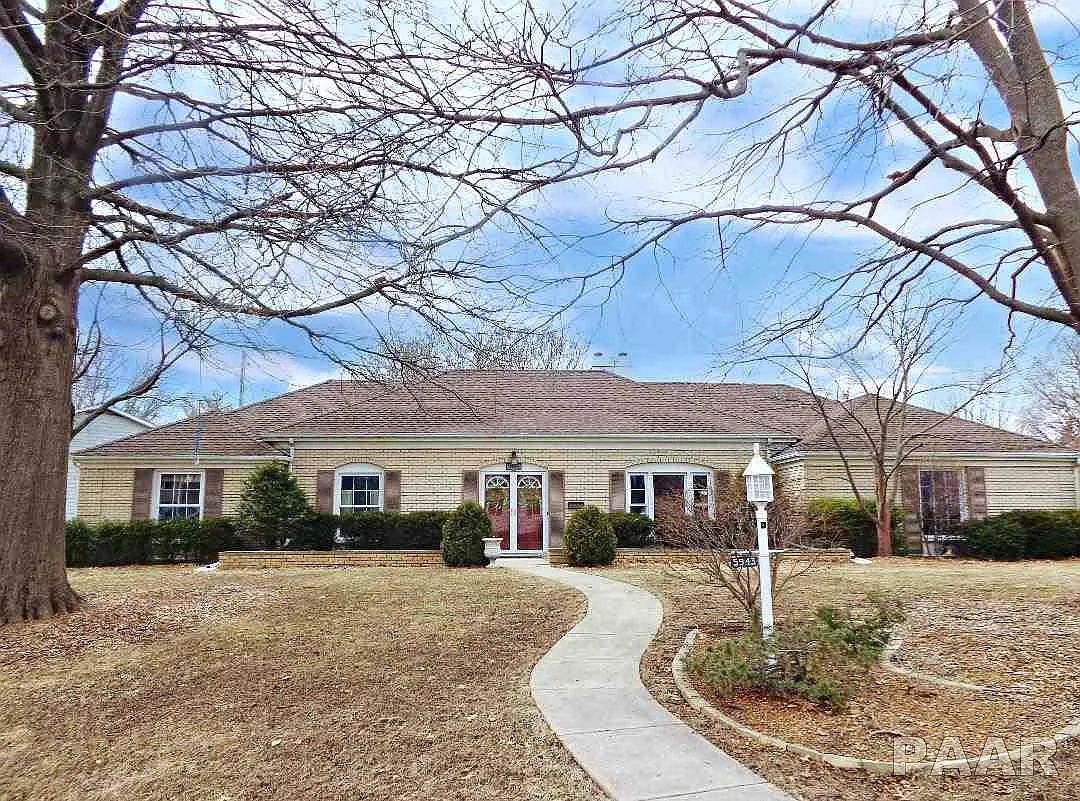 5943 N Roxbury Ln photo 1