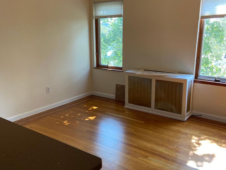 2nd image of 154-7 10th Ave