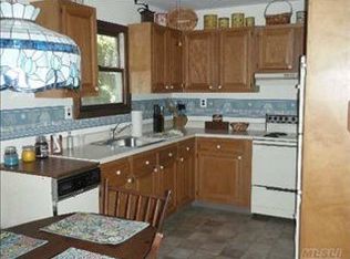 44 Valentine Ave, Huntington, NY 11743