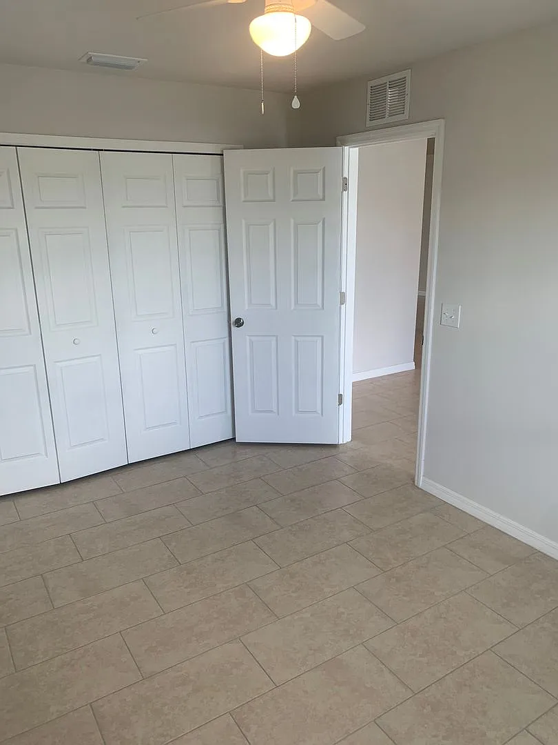 Cute 3 Bedroom 2 Bath Duplex — Photo 2