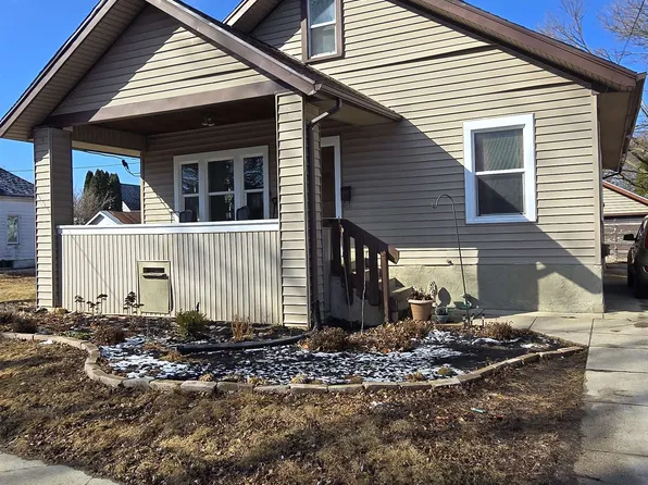 816 S Benton Ave, Freeport, IL 61032