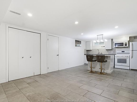 5th image of 1784 Partington Ave