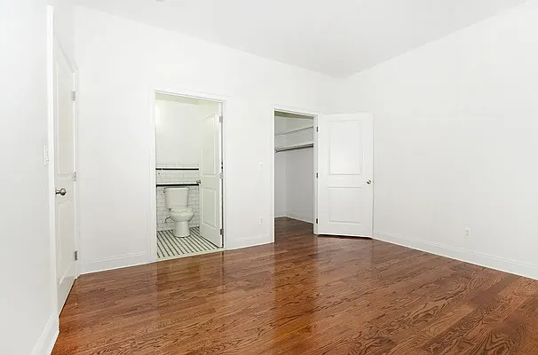 Rented by Manhattan Realty Group | media 2