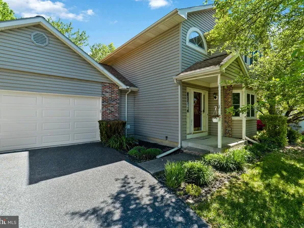 126 Mountain View Dr, Enola, PA 17025