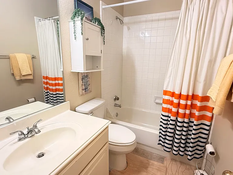 9816 Hickory Hollow Ln — Photo 14