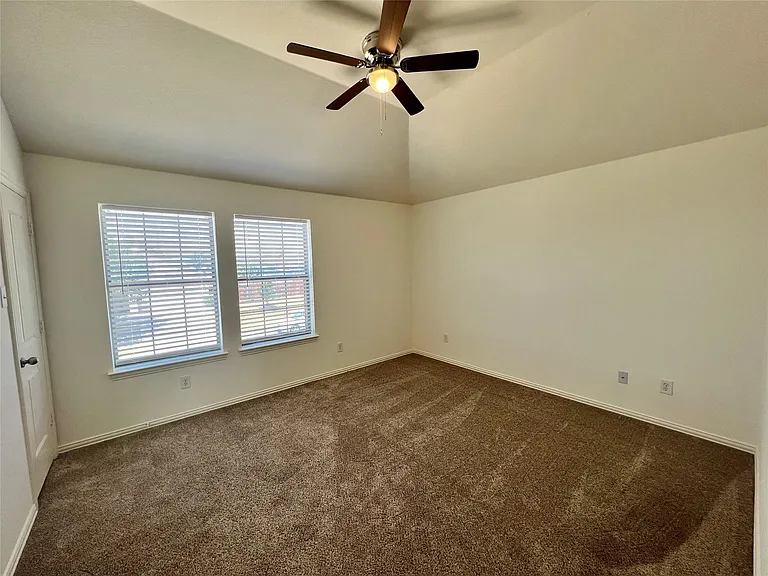 229 Irick Ct — Photo 6