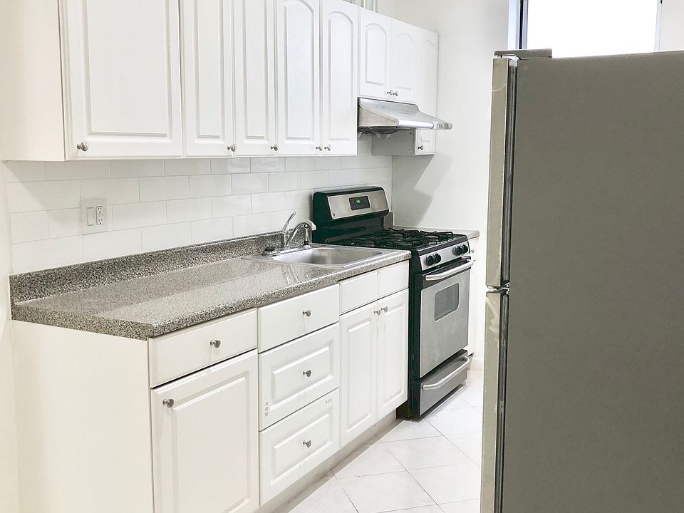 1st image of 4147 Bedford Ave #1