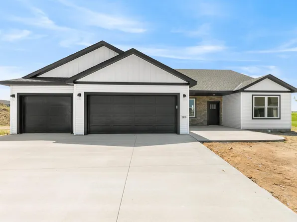 2108 Lindas Ct, Sartell, MN 56377