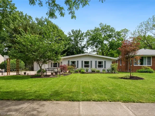 8975 Lindbergh Blvd, Olmsted Falls, OH 44138