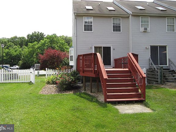 2nd image of 1000 San Remo Ct